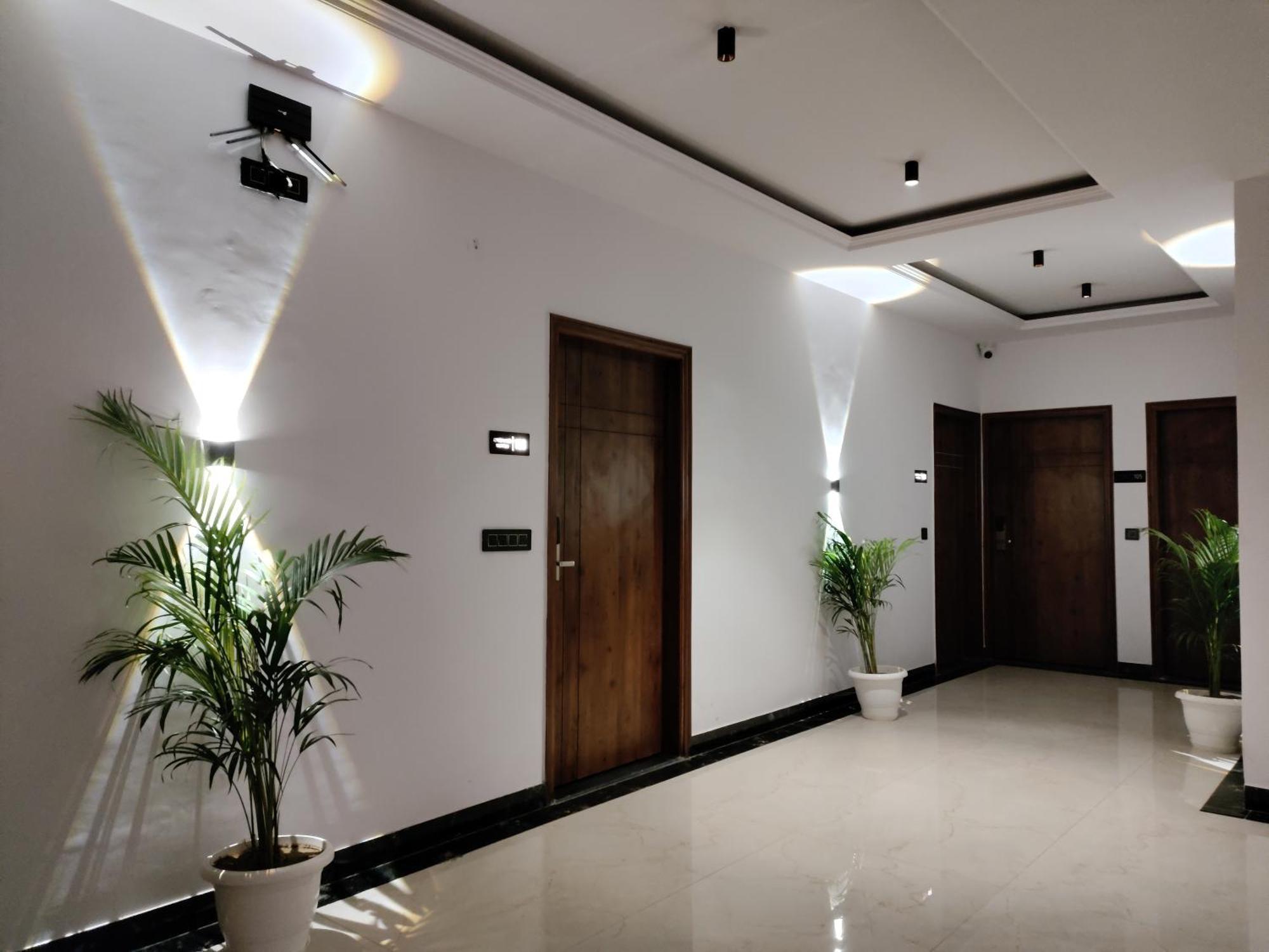 Emerald Suites Greater Noida Exterior photo
